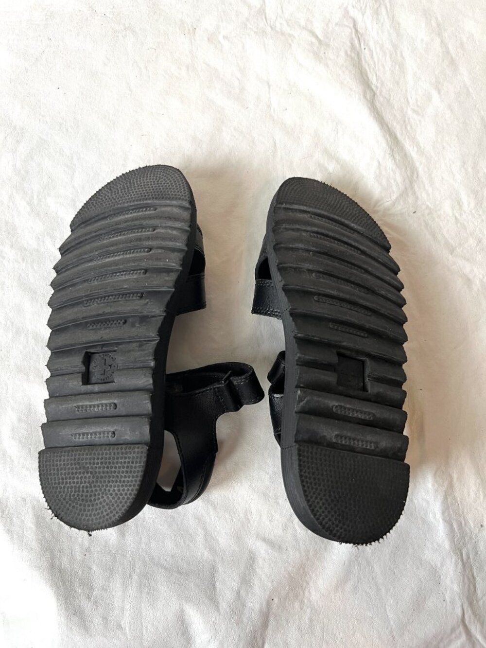 Dr Martens sandals Vossie Junior youth 5 black leather ankle strap docs - Picture 8 of 9